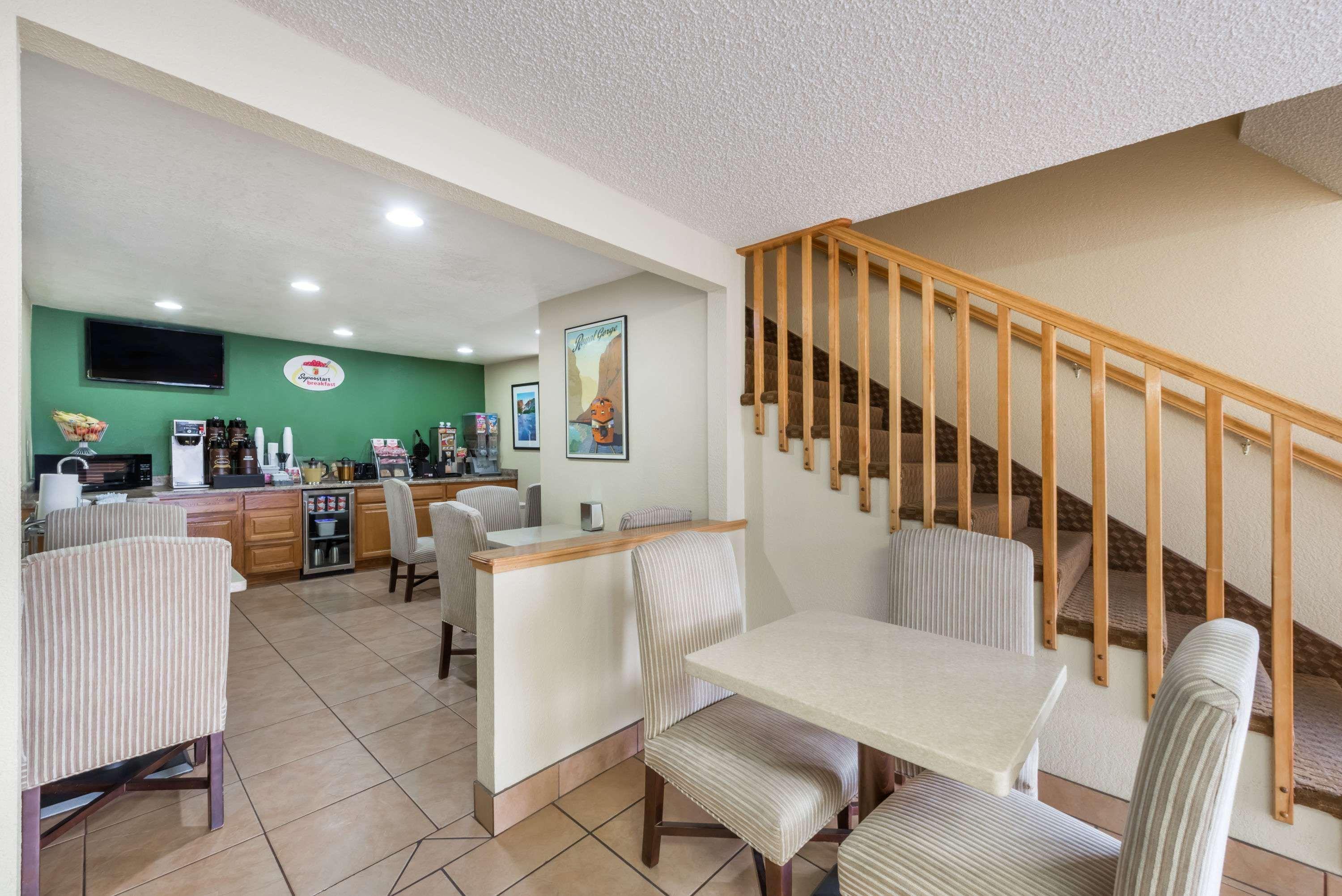Super 8 By Wyndham Canon City Extérieur photo